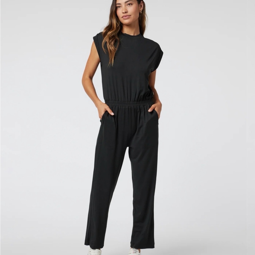 Vuori Short Sleeve Lux Crew Jumpsuit Black Size Small